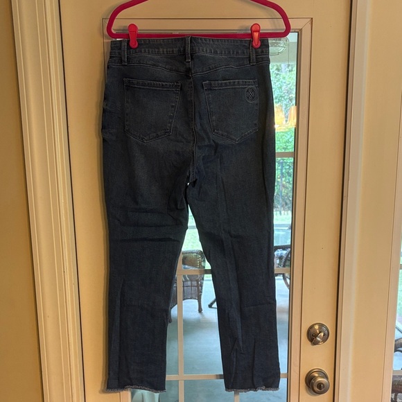 Laurie Felt Straight Leg Cropped Floral Embroidered Blue Jeans - Picture 2 of 11